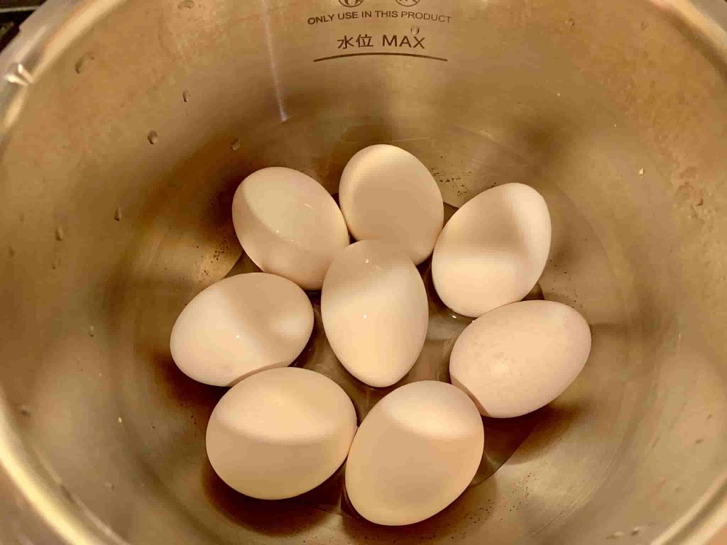 ゆで卵 具材を入れる